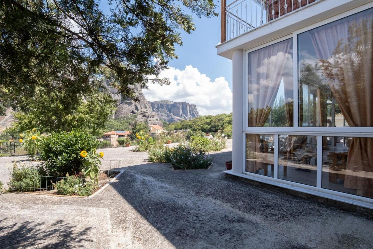 Majestic View Home Just Under Meteora Unesco Site Kalambaka Bagian luar foto